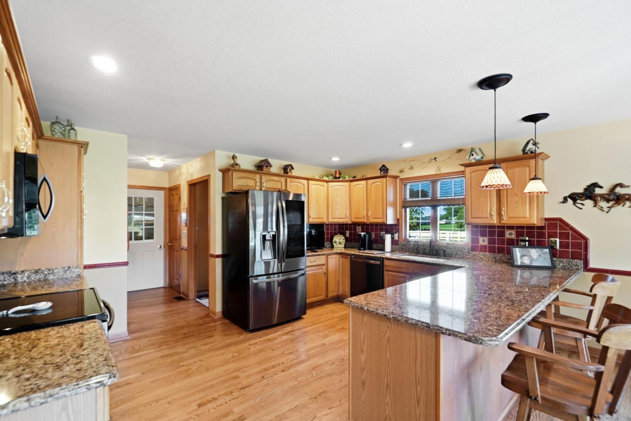 EQUESTRIAN RETREAT ON 10 ACRES - photo 12