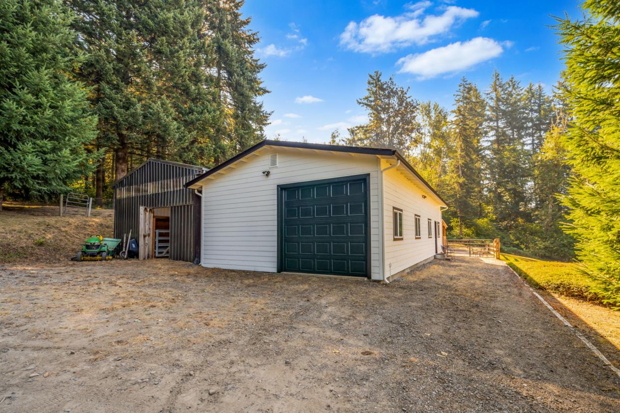Hobby farm with 4 stalls, shop, and home - photo 7
