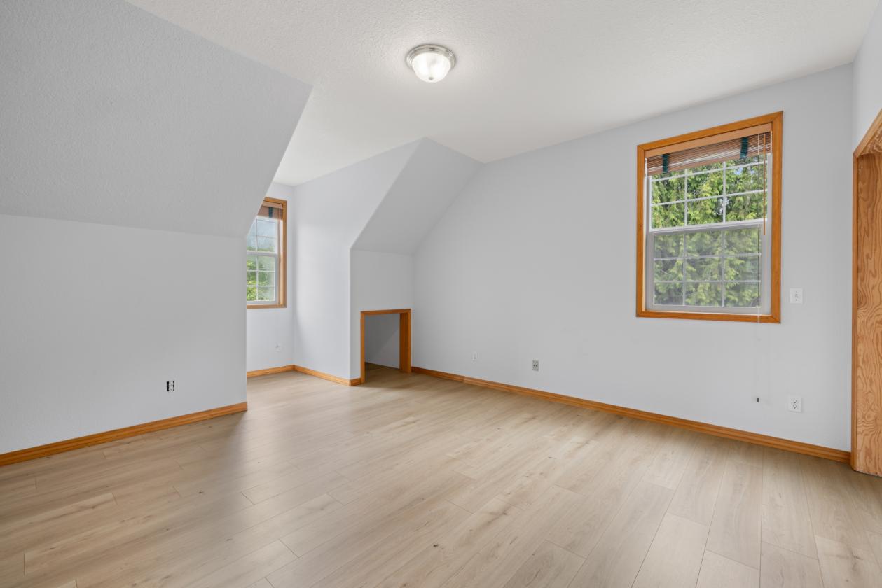 PNW Country Home w/Equestrian Foundations - photo 12