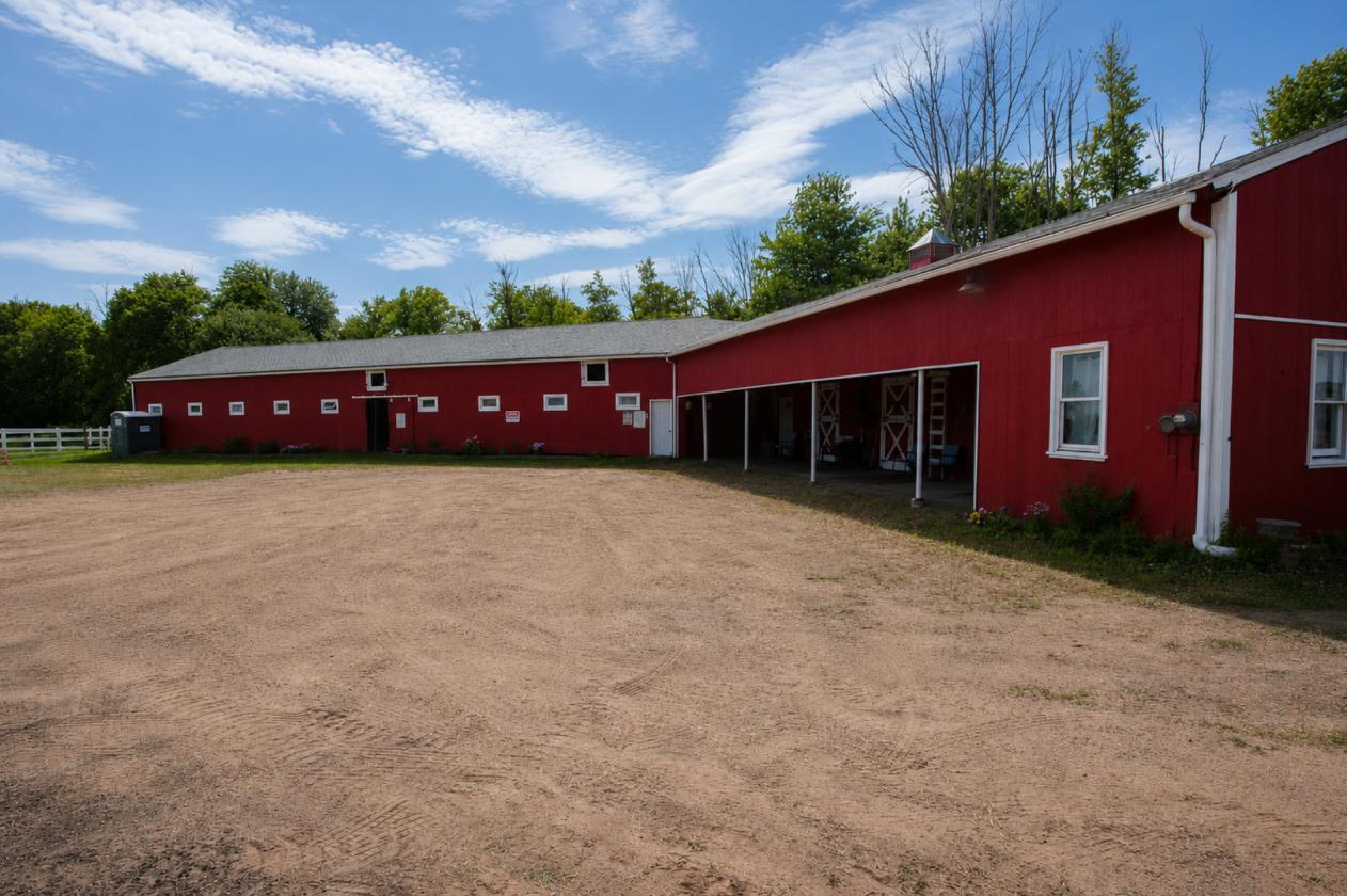 Turnkey Horse Farm on 59 Acres - photo 3