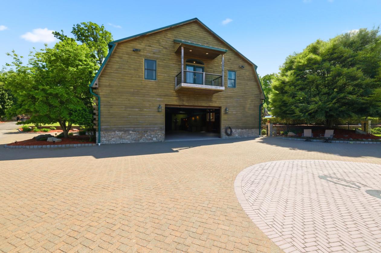 Iconic Hudson Valley Estate - photo 30