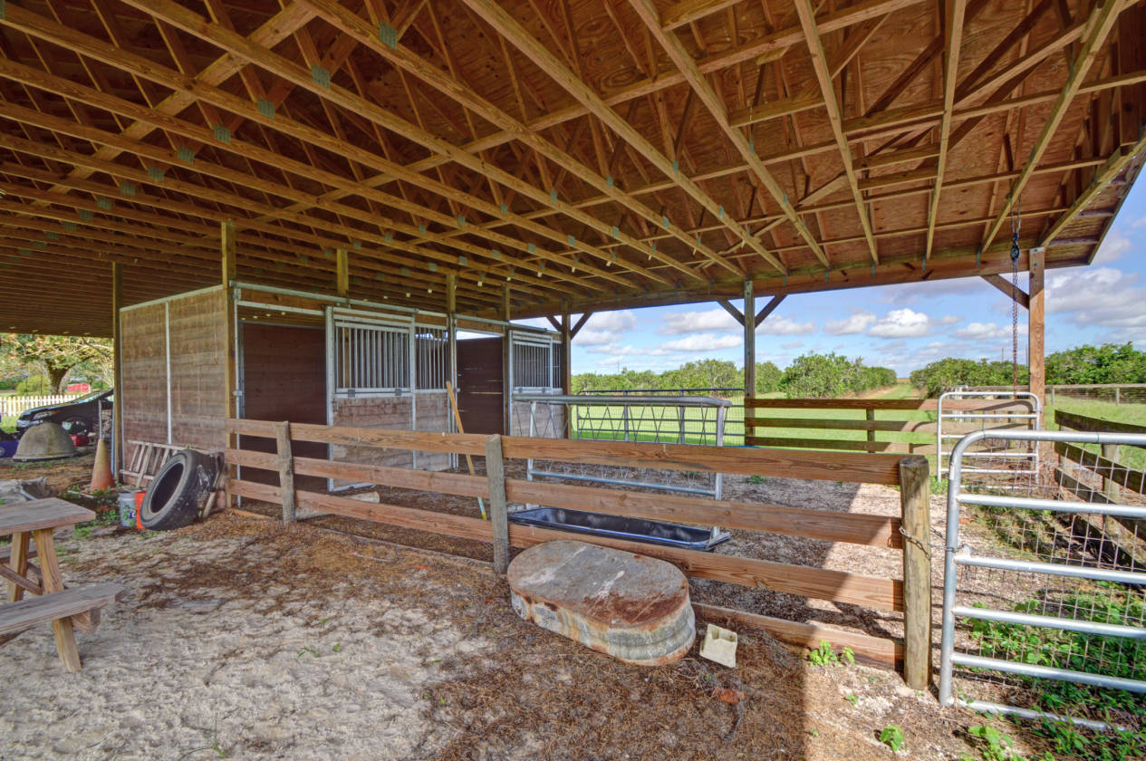 Enjoy the Country Life on a 20 Acre Farm Home! Vero Beach, Indian