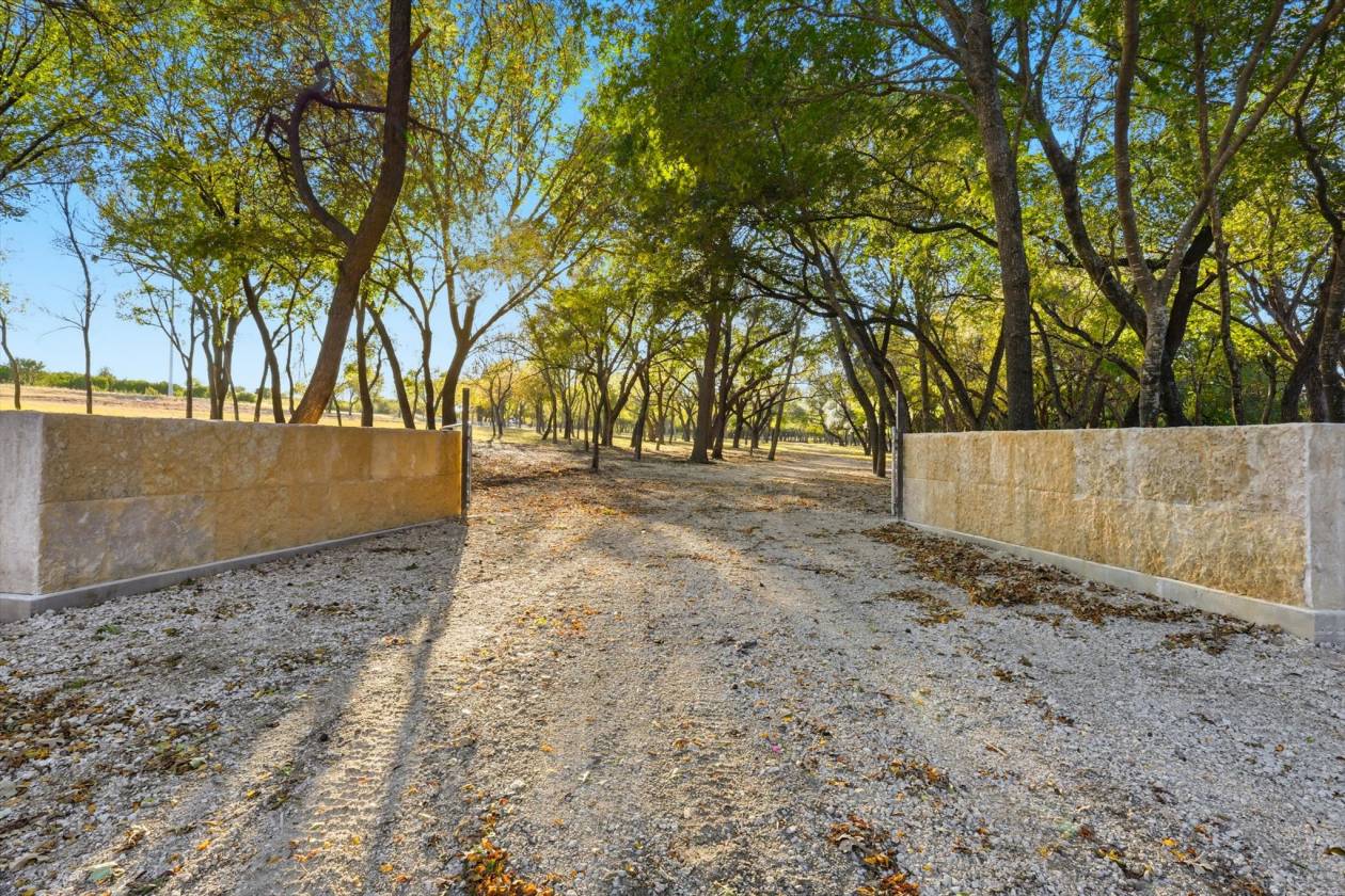 40 Acre Ranchette Near Bluejack Ranch in Aledo ISD - photo 4