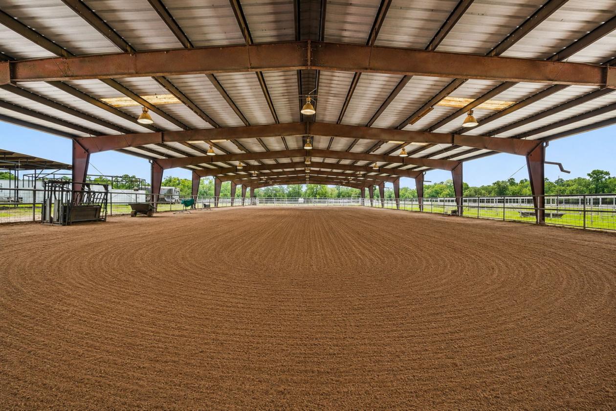 35.14± Acres | Premier Horse Property with Covered - photo 2