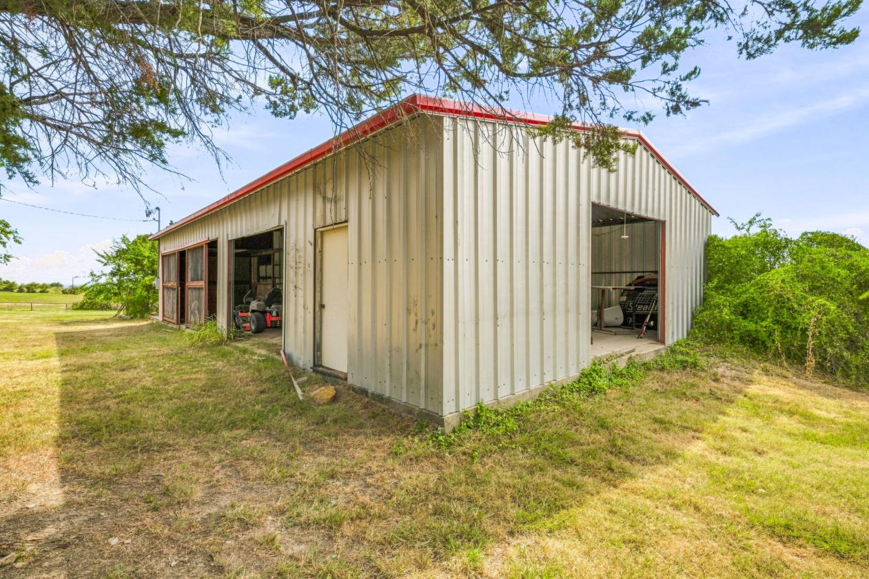 Weatherford TX Horse Property on 3.7 Acres w/ Pool - photo 4