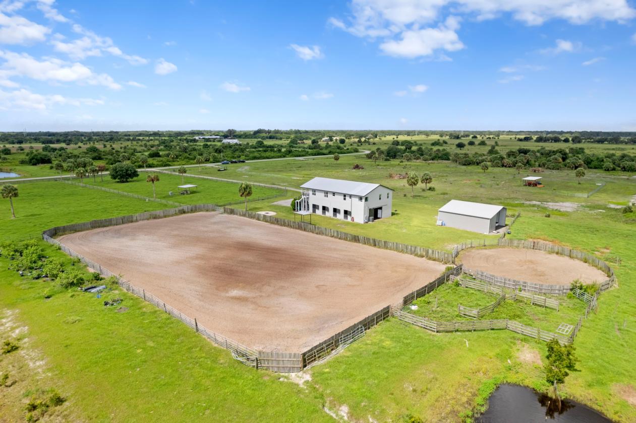 8 STALLS  •  8+ ACRES • ARENA • TURNKEY HOME - photo 7