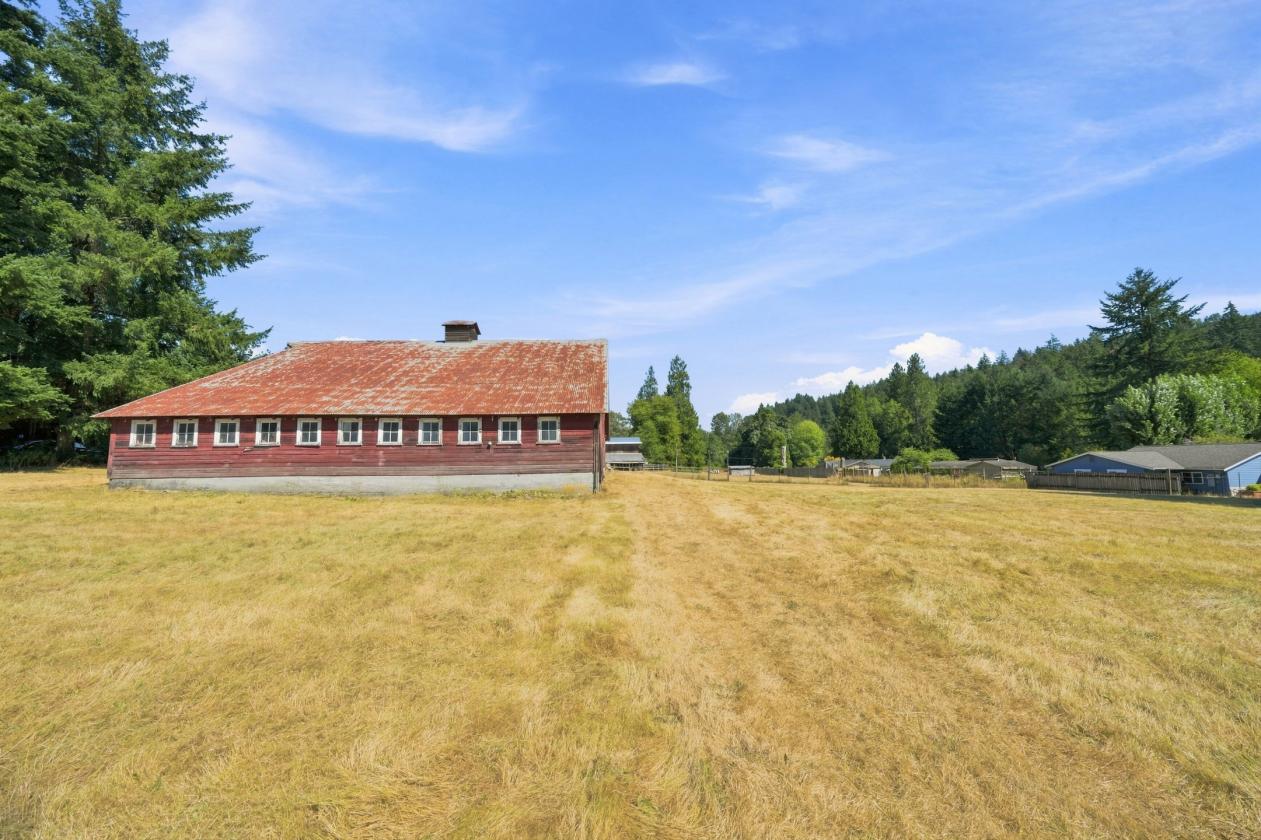 A RARE OFFERING - Incredible Estate - photo 16