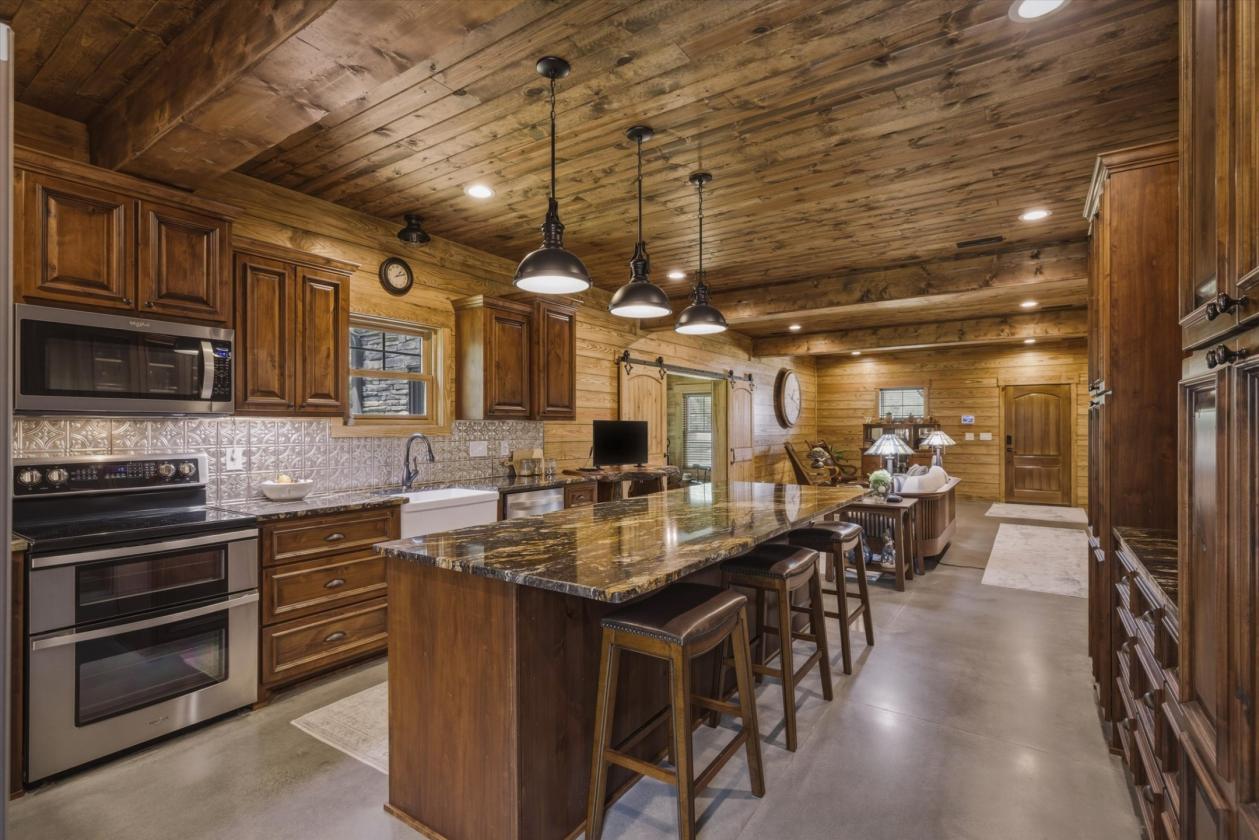 7 Acre Horse/Hobby Farm with Craftsman Style Home - photo 15