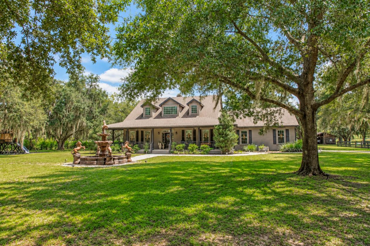 Restored 90s Chic Equestrian Estate - photo 13
