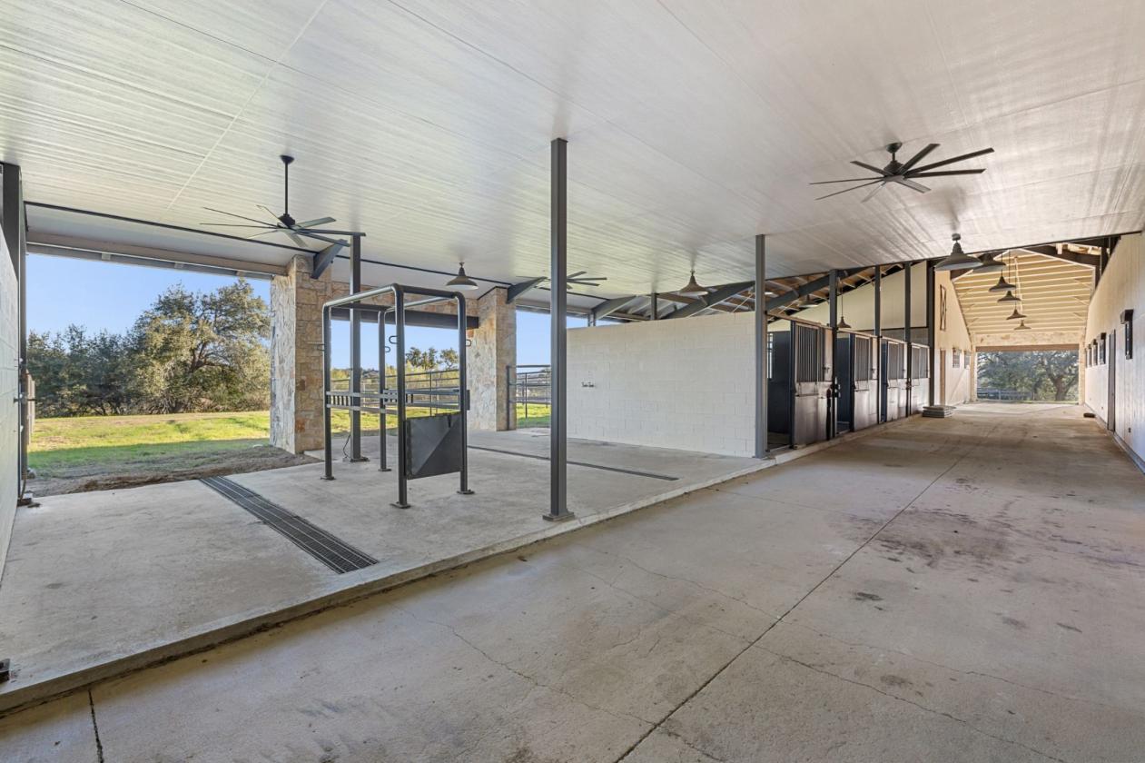 43± AC with Equestrian Barn in Preservation Ranch - photo 17