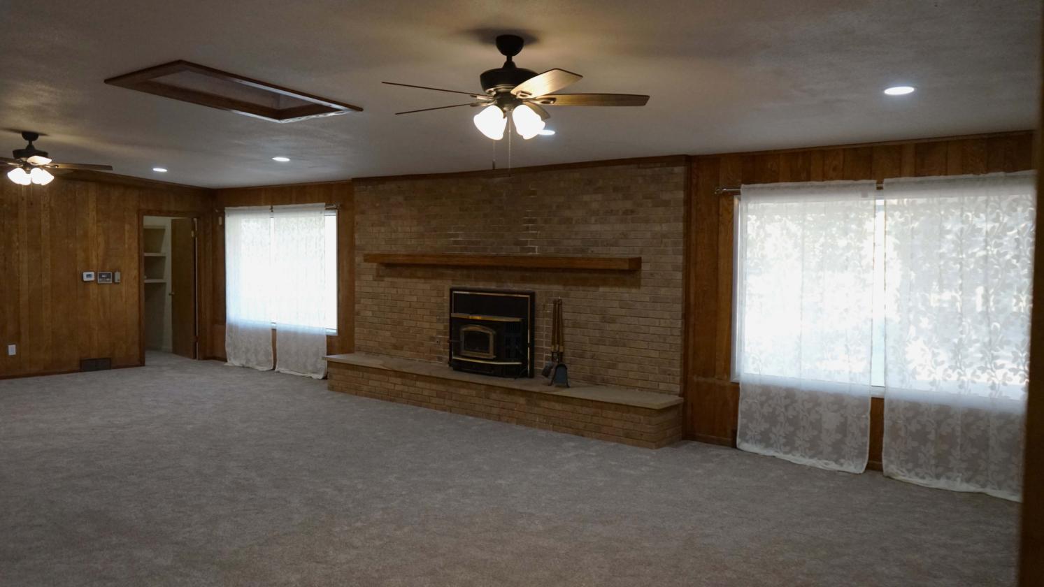 Updated Country Estate on 16.36 +/- Acres - photo 5