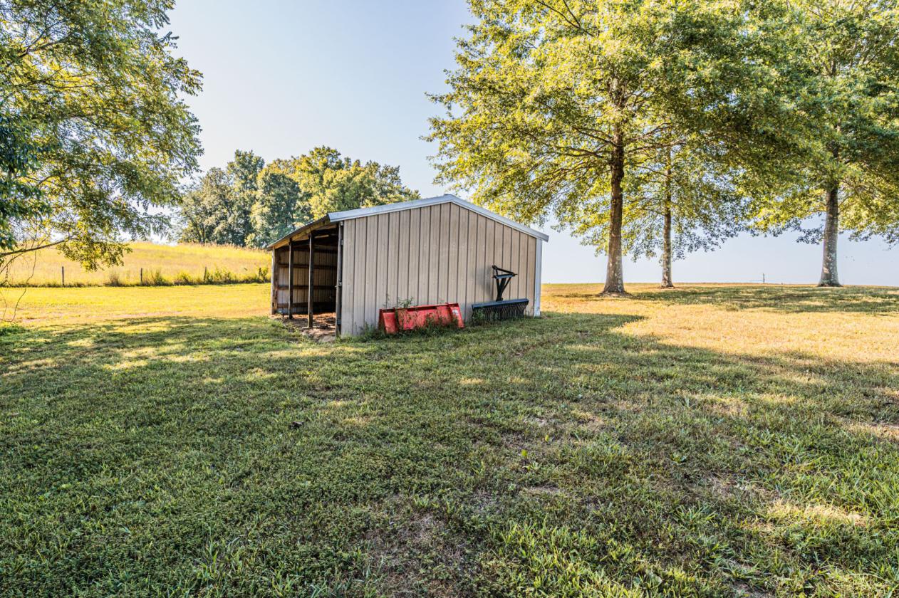 A Home Place Where Quiet Life Meets Horse Country - photo 24