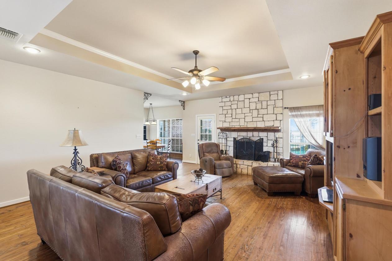Lovely home with Pool on 9+/- AC Fully Pipe Fenced - photo 17