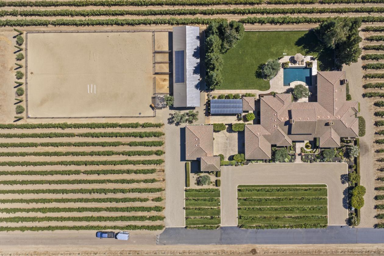 Luxury Equestrian Estate - photo 4