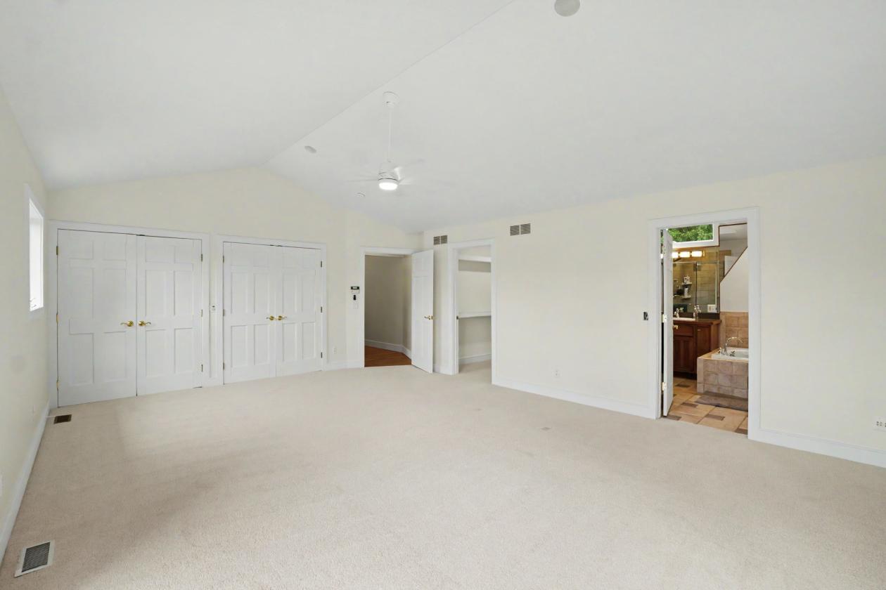 Unique Horse Farm on Nearly 10 Acres - photo 10