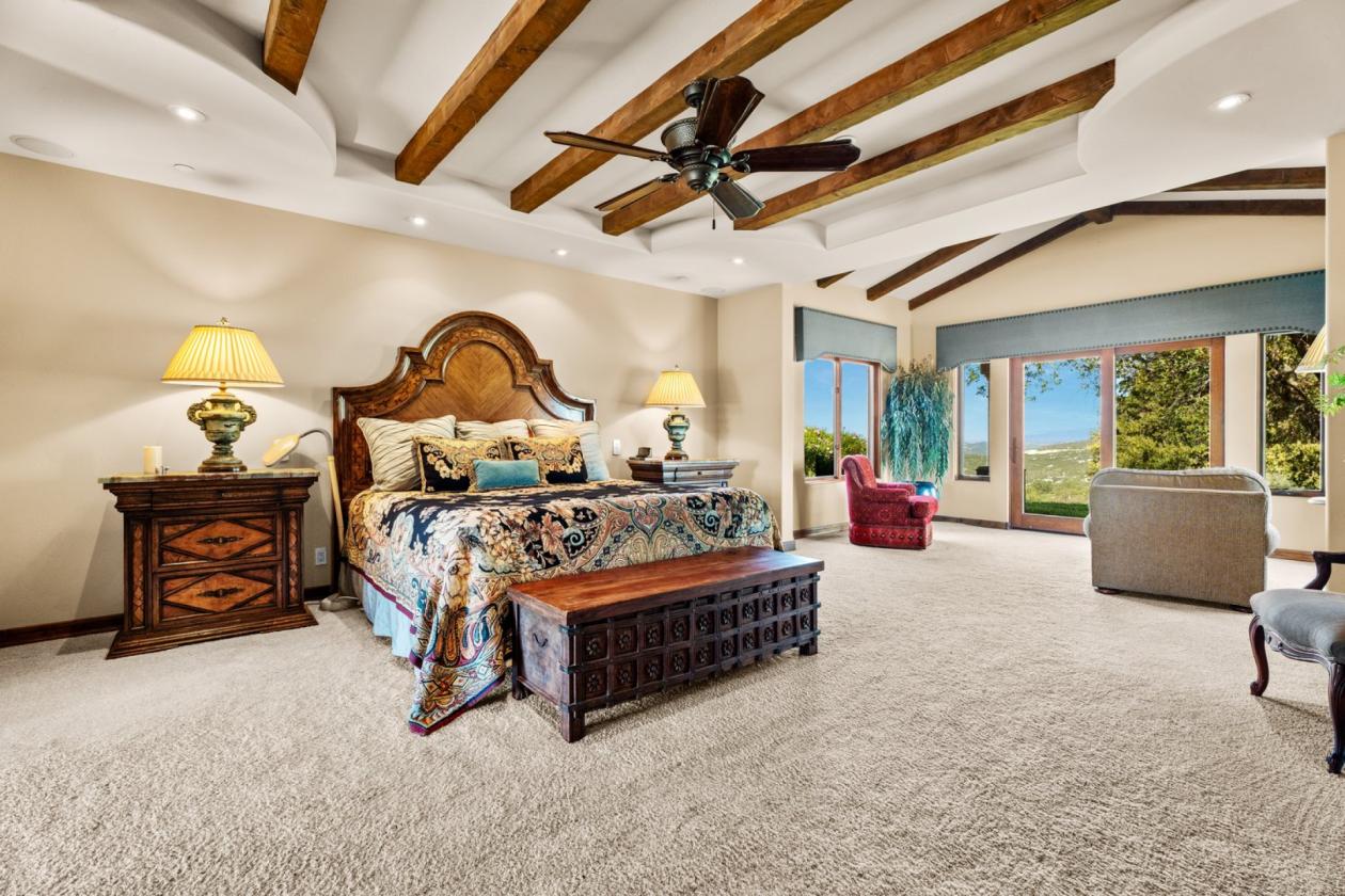 Luxury Equestrian Estate, Resort home, 352 Acres - photo 20