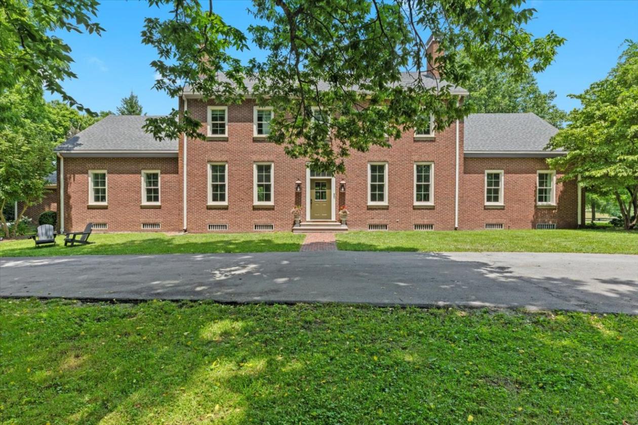Woodford County Luxury Farm - photo 1