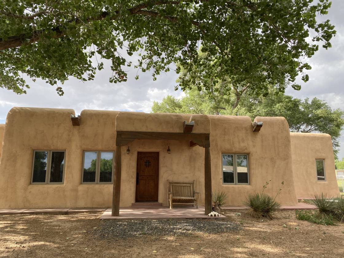 Premier 5 acre horse property with large arena and adobe... Bosque