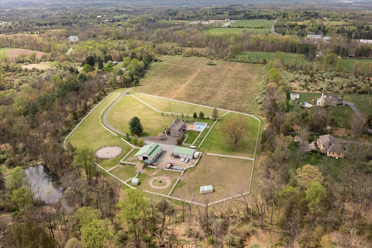 10 Acre Turnkey Hunterdon Equestrian Estate - photo 3