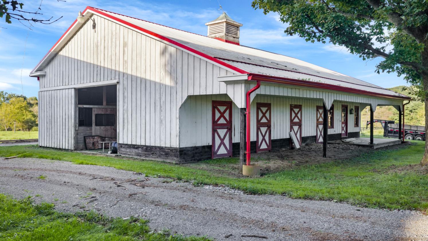 93 Acre Show Cattle & Equine Facility - photo 9