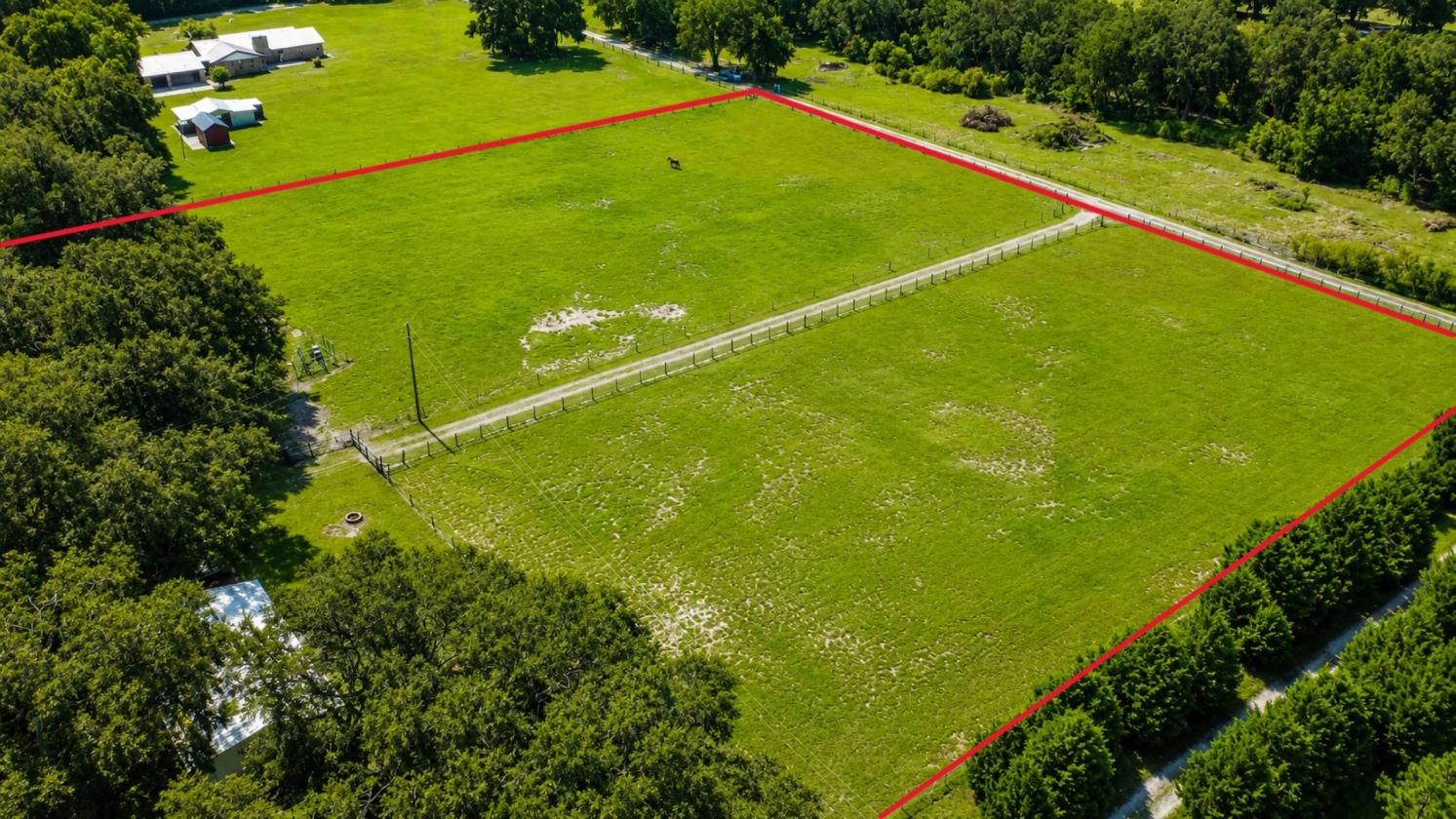 Manufactured home, 5 fenced acres, water supply - photo 6