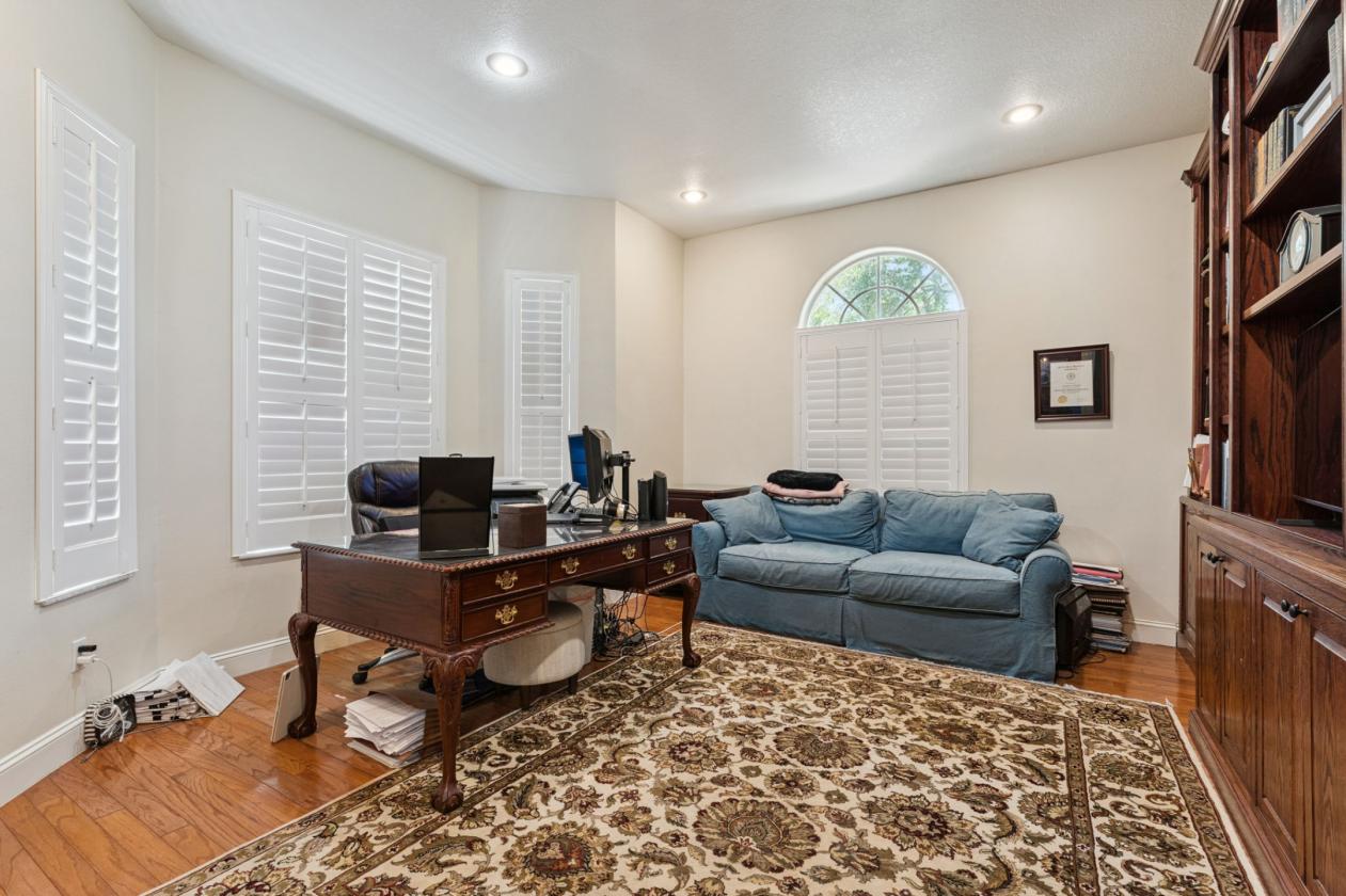 Equestrian Living on 10 Private Gated Acres - photo 16