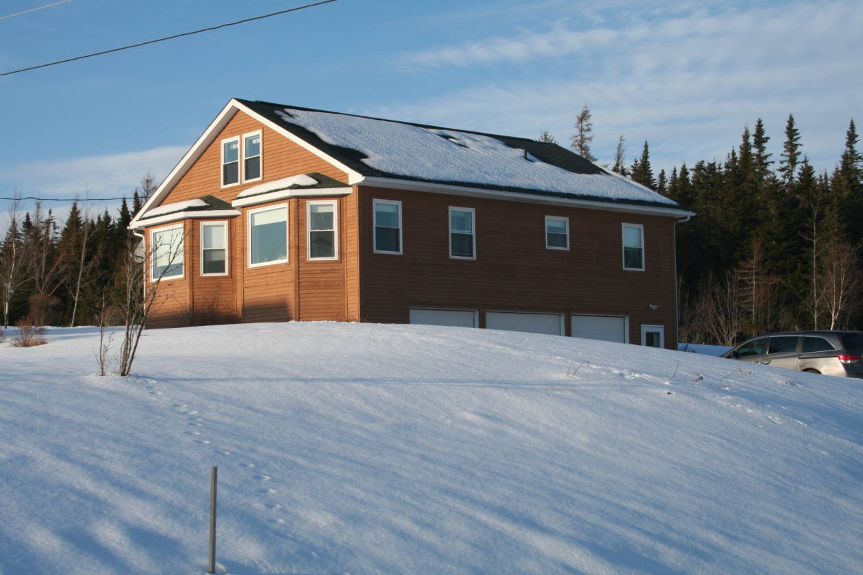 horse farm on lake with 4 houses and 2 barns New Horton, Albert
