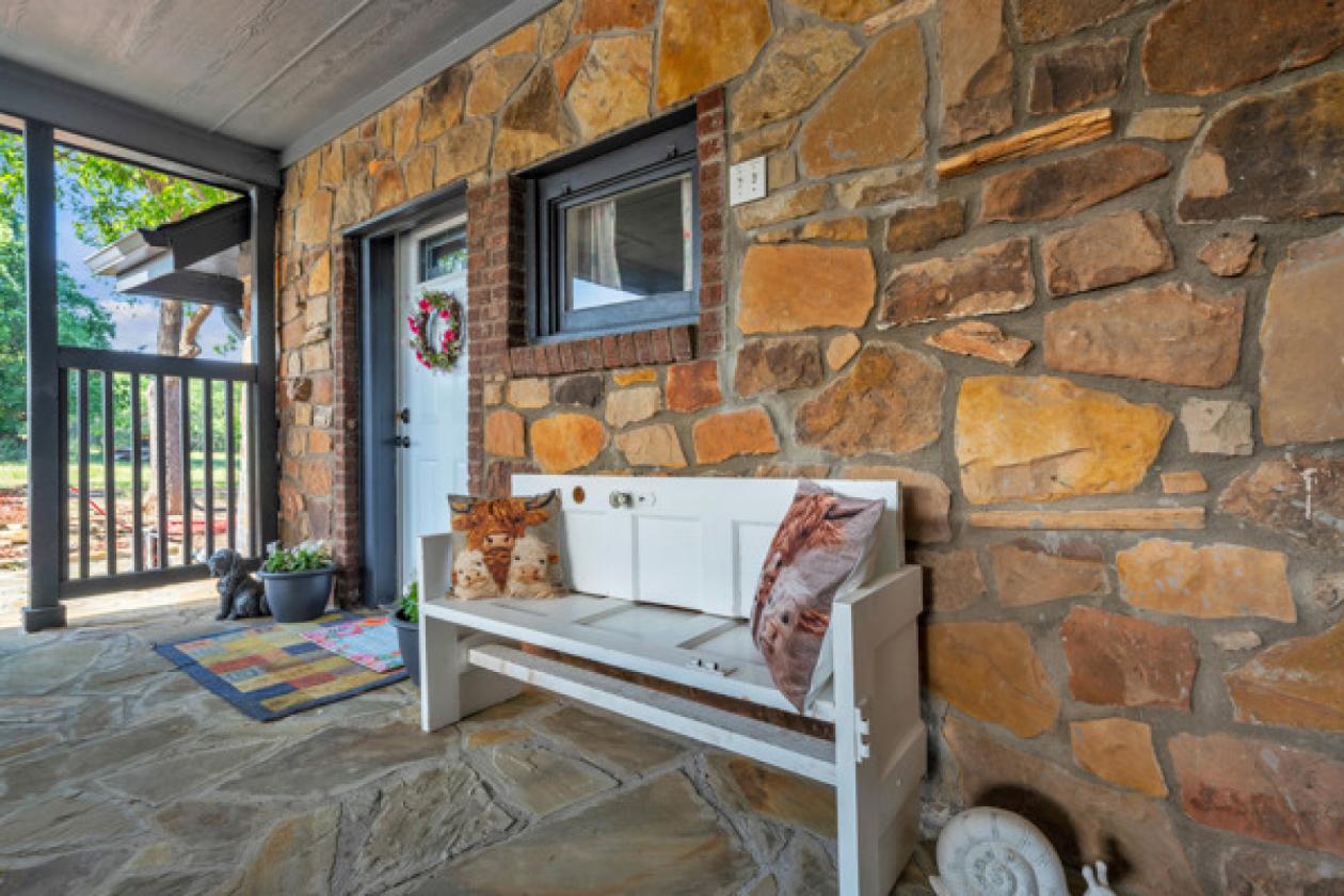 Bring Your Horses! 2026 home updates & guest house - photo 12