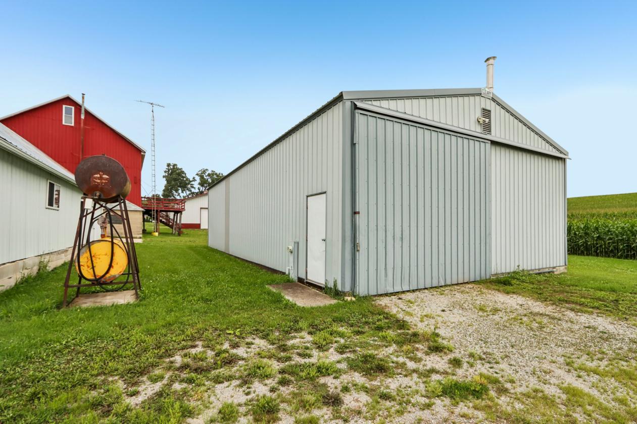 Farmette on 3+ Acres - photo 18