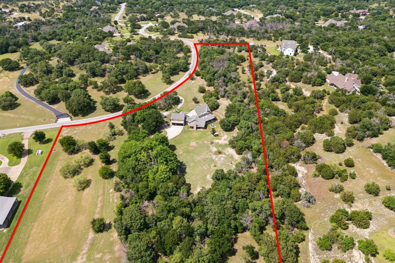 Hill Country Farmhouse Equestrian Estate 6.5 acres - photo 5