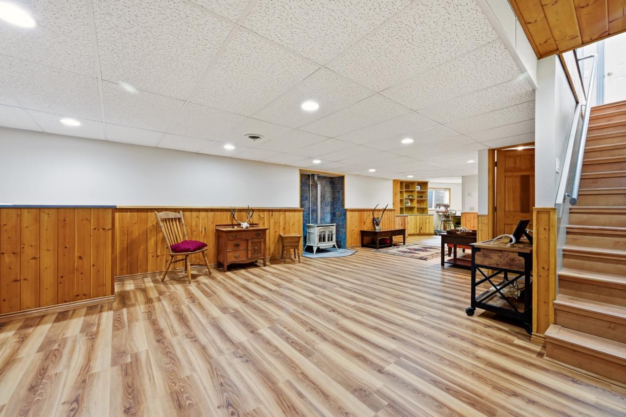 Beautiful horse property with barn & outdoor arena - photo 29