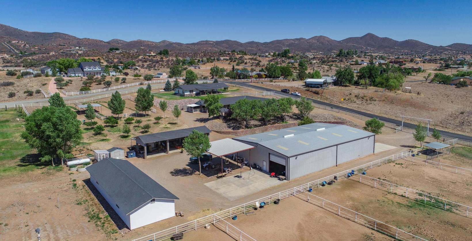 6 acres of horse property, 1800+ sf home, 7690 shed... DeweyHumboldt