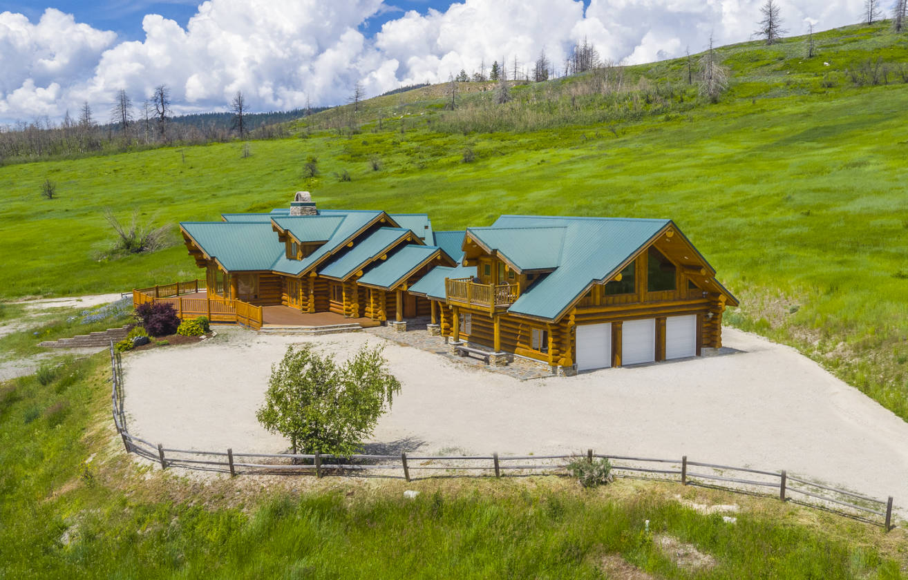 Luxury Log Home and Ranch Tonasket, Okanogan County, Washington