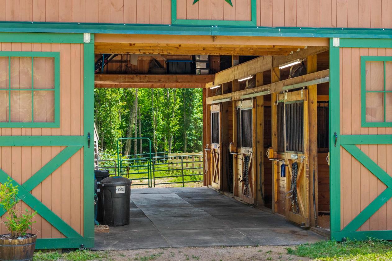 ENERGY EFFICIENT EQUESTRIAN HOMESTEAD - photo 8