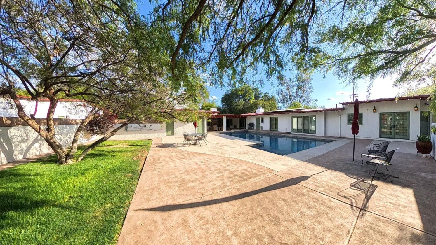 Elegant Custom Home with Grass Pastures - photo 25