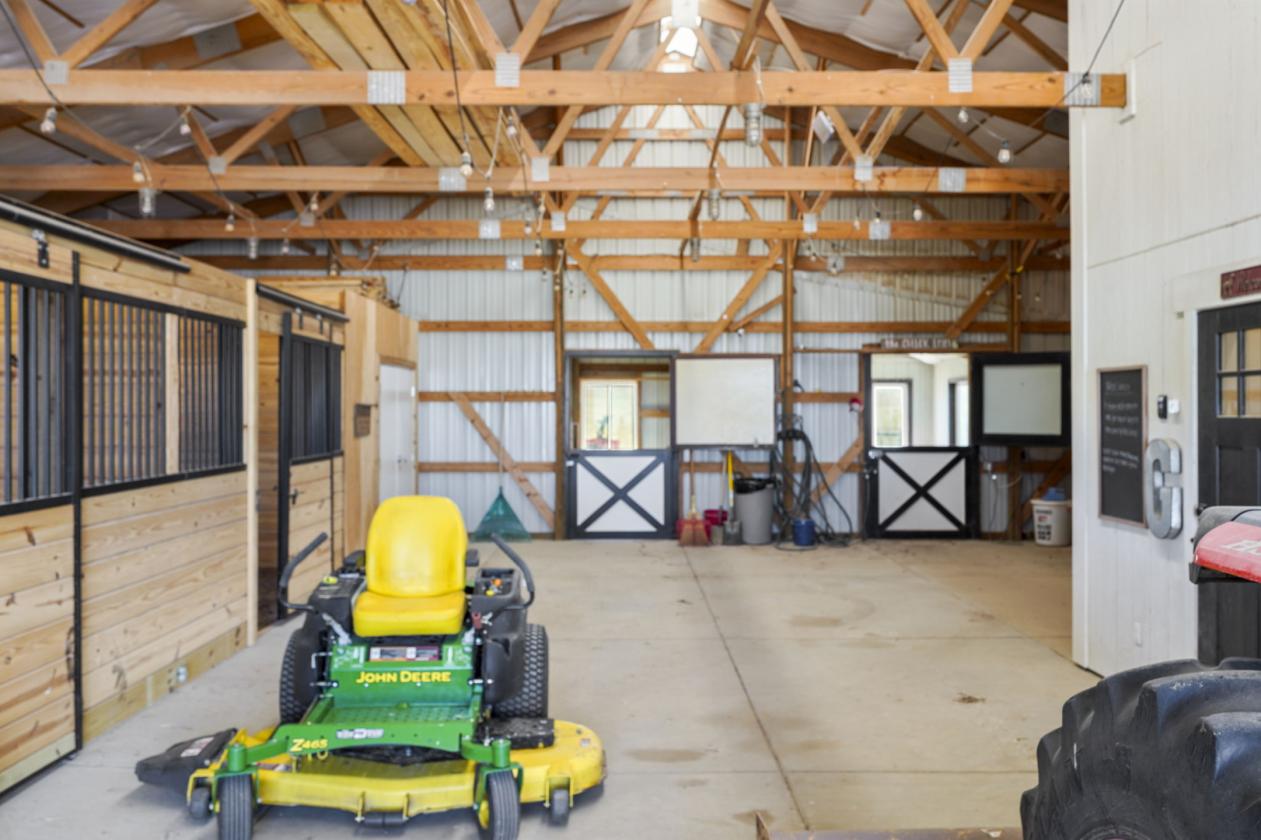 10 Acre Hobby Ranch with 3 outbuildings - photo 30