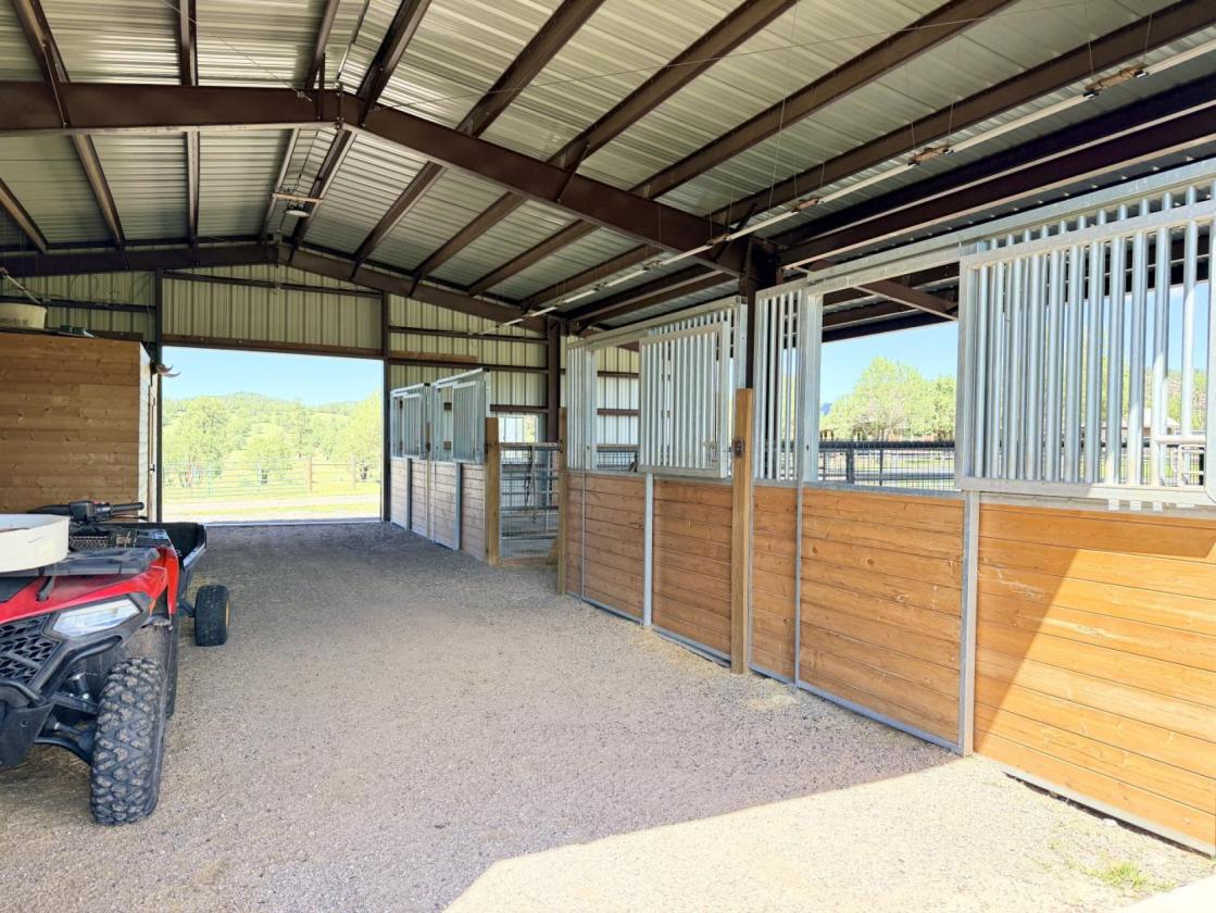 20+ Acre Horse Property w/ Direct Trail Access - photo 22