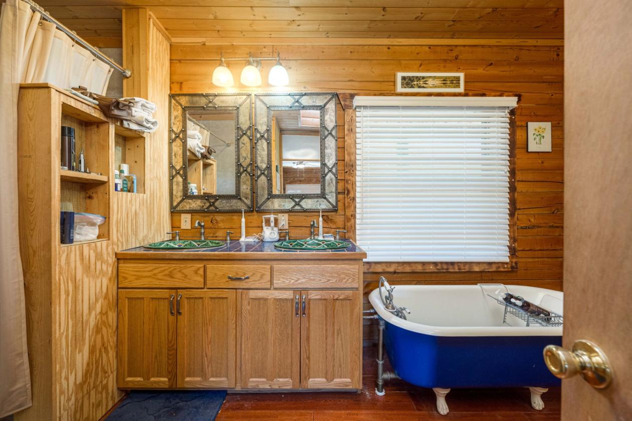Beautiful Cabin with Horse Facilities - photo 13