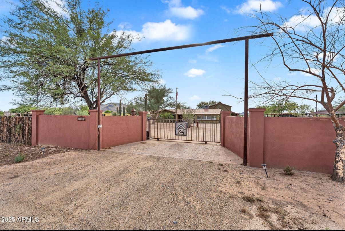 Horse Property for sale.