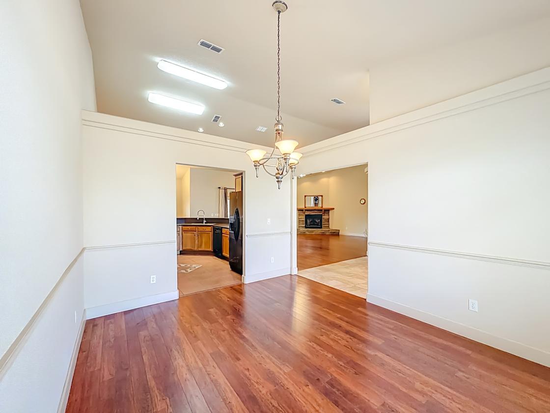 Experience Ocala Horse Country Living! 14.1 Acres - photo 14