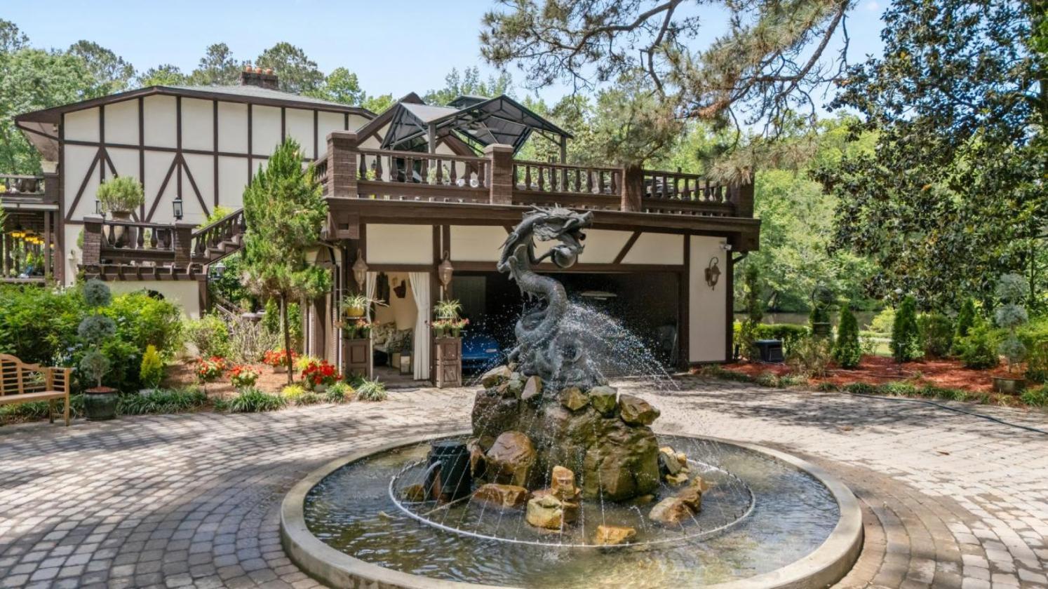 HOME, EVENT AND WEDDING VENUE AND HORSE FARM! - photo 2