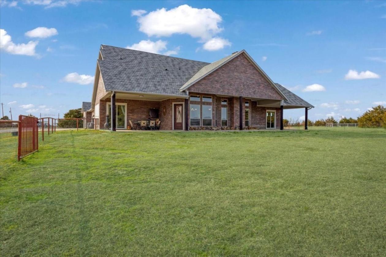 Equestrian Estate on 11 Acres - photo 4
