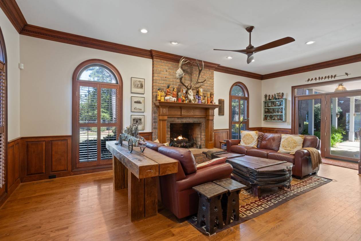 ROUX MANOR | AN EQUESTRIAN ESTATE & MINI FARM - photo 15