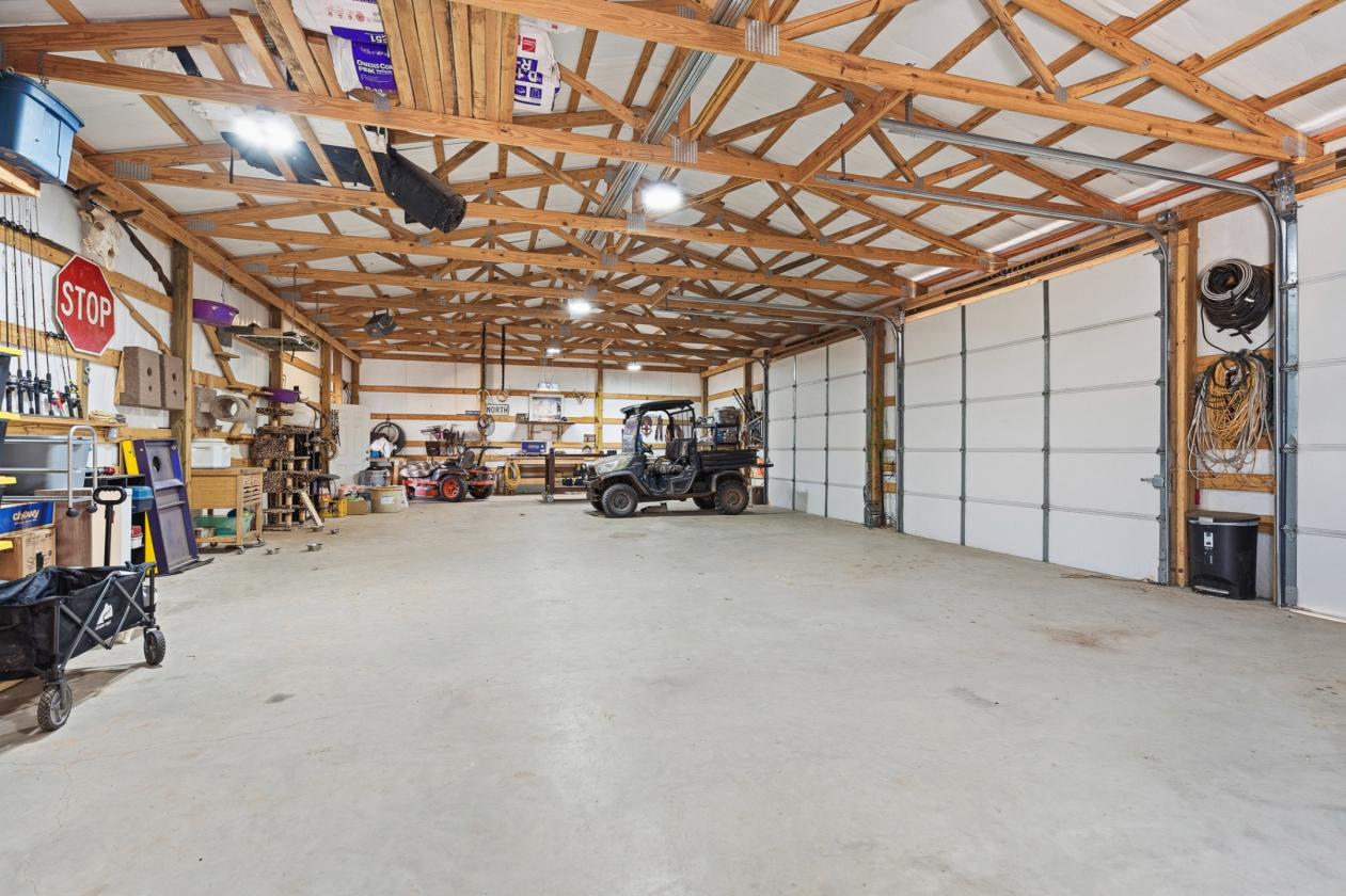 Home, Shop, Horse Barn on 25 acres - photo 27