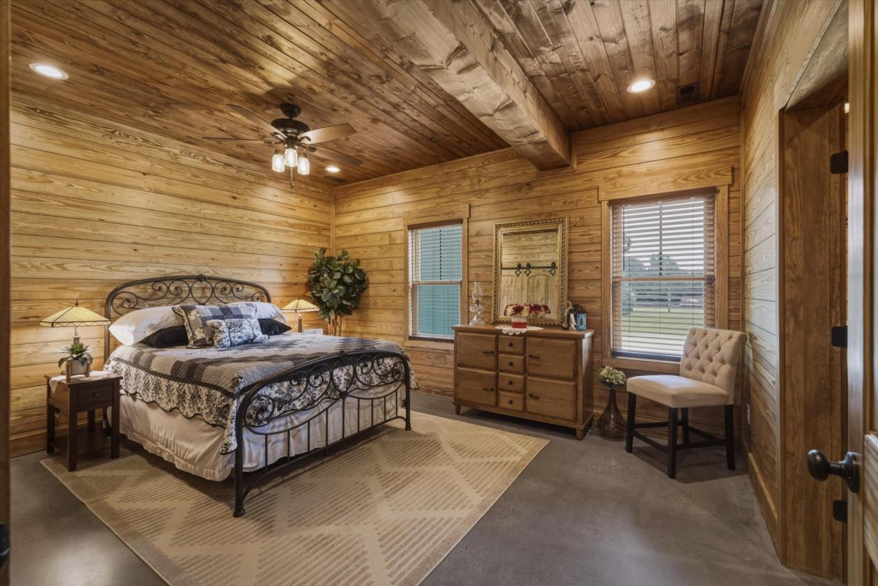7 Acre Horse/Hobby Farm with Craftsman Style Home - photo 16