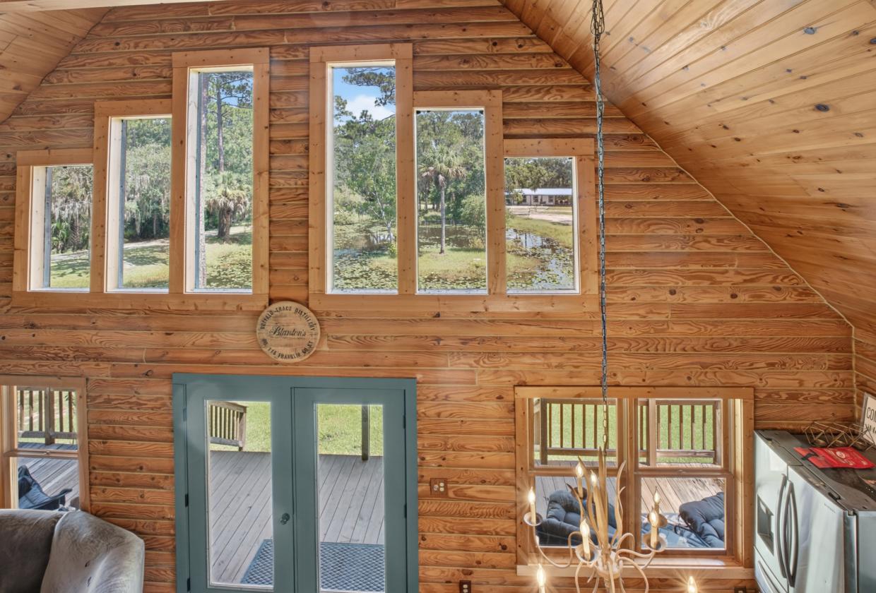 Log Home on 10 acres - Bring your horses! - photo 18