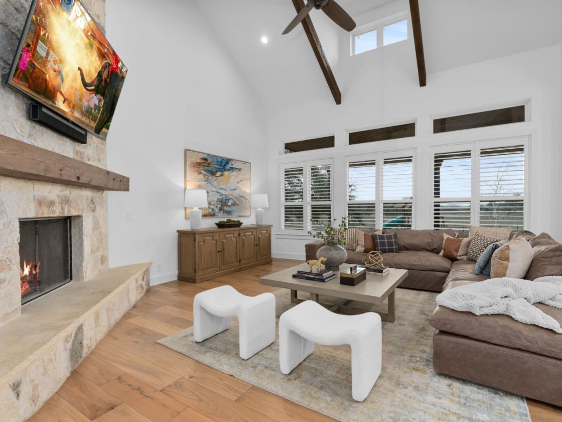 Hill Country Showcase Home Plus Horse Barn - photo 8