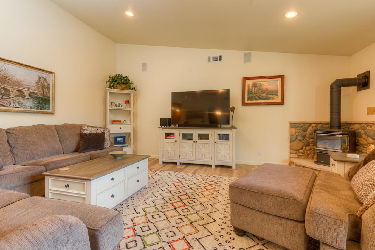 Oh, the POSSIBILITIES!! 5.31 Acres! - photo 6
