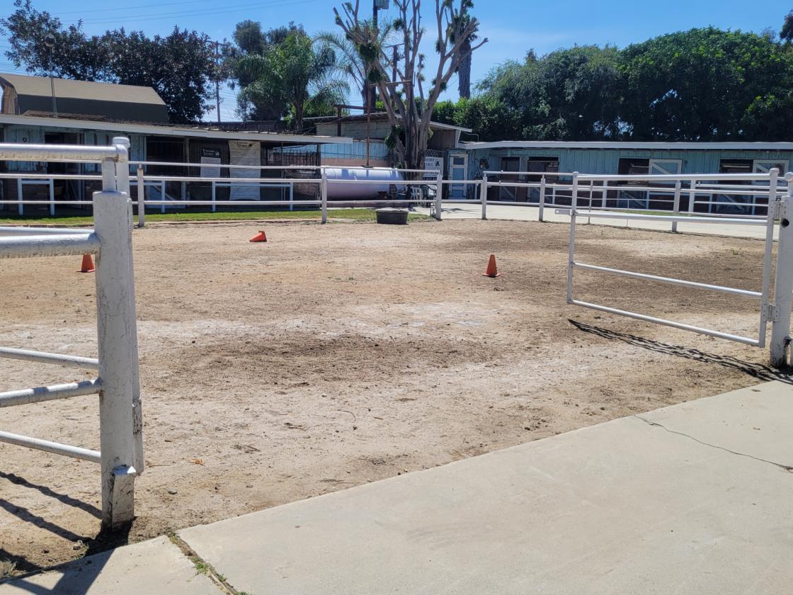 CUSTOM HOME, STABLES+ARENA & RIVER TRAIL ACCESS - photo 8