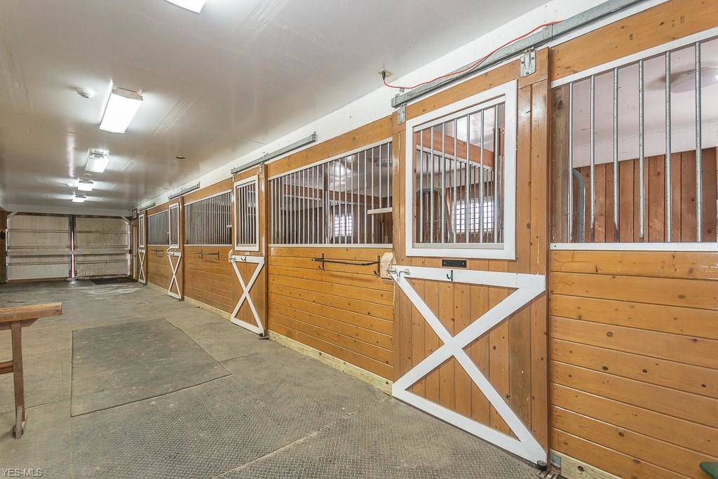 13 Acre Horse Property with large arena, 4 stalls and... Thompson